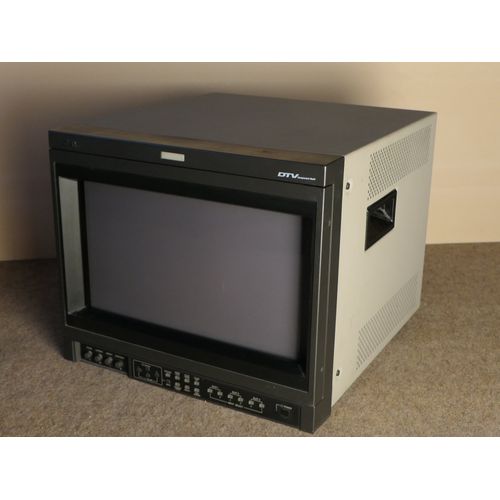 Écran/Moniteur/TV CRT professionnel JVC DT-V1710CG 17" pour RetroGaming, Arcane - 800 TVL resolution - 2 entrées HD-SDI - Standard : PAL/NTSC - Aspect : 4/3-16/9