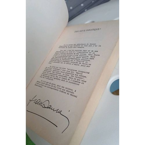 Jean Daniel Dieu Est-Il Fanatique ? Aléa Avec Autographe De L'Auteur.