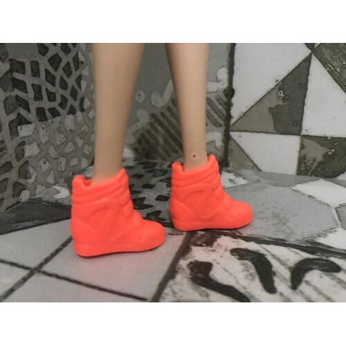 Barbie Mattel chaussures sneakers baskets montantes accessoires baskets orange néon fluo compensées