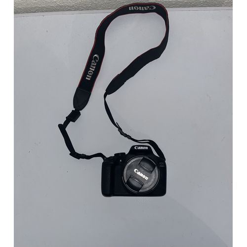 Canon EOS 2000D + focale 18-55mm