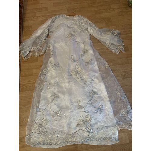 A Vendre Caftan En Très Bon État 