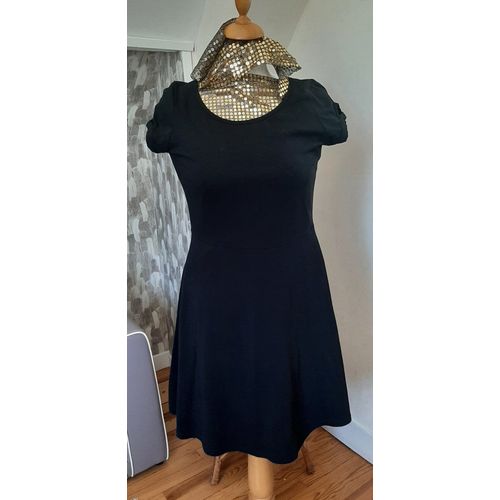 Robe Ligne A Suivre Noire