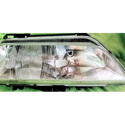 Optique Avant Droit Pour Citröen Xantia.