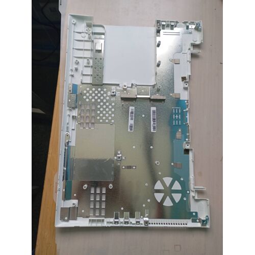 Coque inférieure Toshiba – Châssis bas blanc – PC portable 17,3