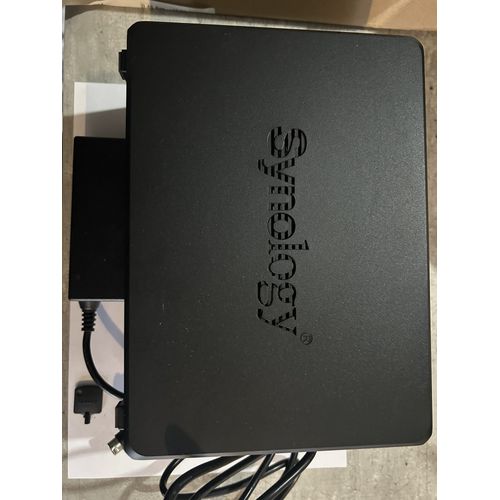 NAS SYNOLOGY DS720+ Ram 10Go complet. 2x disque 4To + 2 ssd 250GB