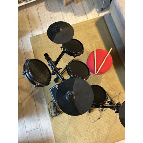 Batterie Électronique, Alexis