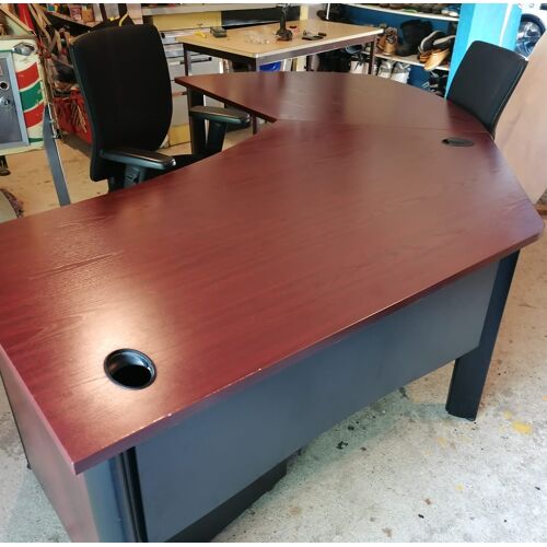 Bureau d'angle professionnel + un fauteuil + une chaise + un caisson