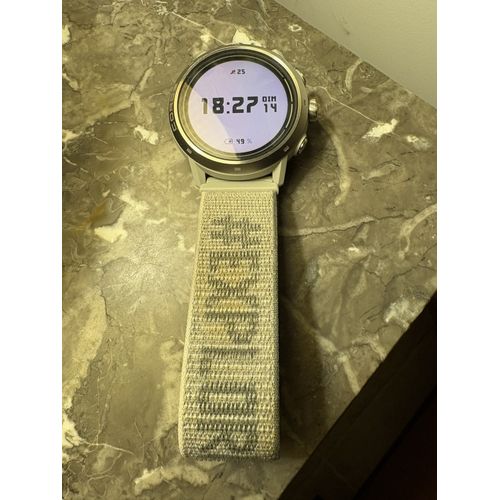 Montre Coros Apex pro 2 avec son emballage et un bracelet supplémentaire