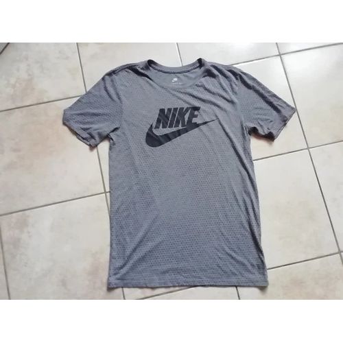 Haut - Tee Shirt Nike Taille S.