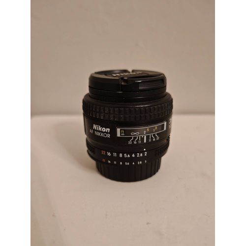 Objectif Nikon AF Nikkor 35 mm f/2.8 D ¿ Très bon état ¿ Quelques traces d¿utilisation