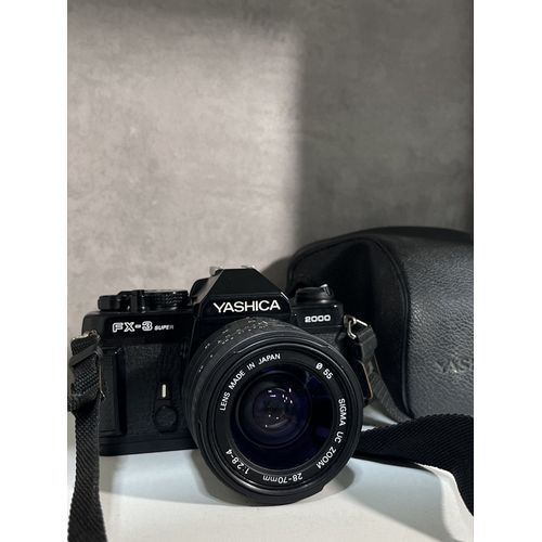 Yashica fx 3 super 2000 + objectif sigma 28 70mm