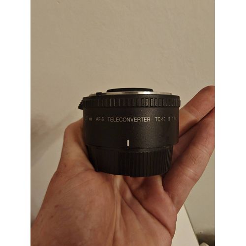 Téléconvertisseur Nikon x1.7 ¿ État correct ¿ Traces d¿utilisation