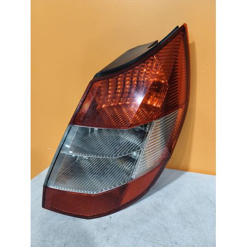Feu Arrière Droit Renault Scenic Phase 2 Réf : 8200127702