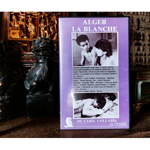 Cassette Vhs Ancienne Avec Deus Courts Métrages De Cyril Collard : Alger La Blanche Et Grand Huit . Produit Rare Et En Très Bons État .