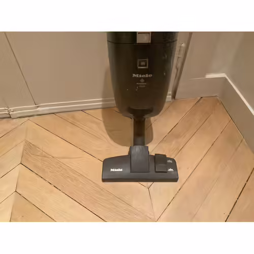 Aspirateur balai Miele parquet 1500