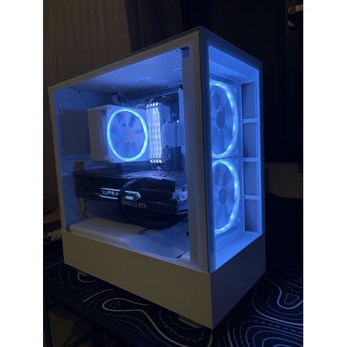 PC Gamer - RTX 4070 Ti / Ryzen 9