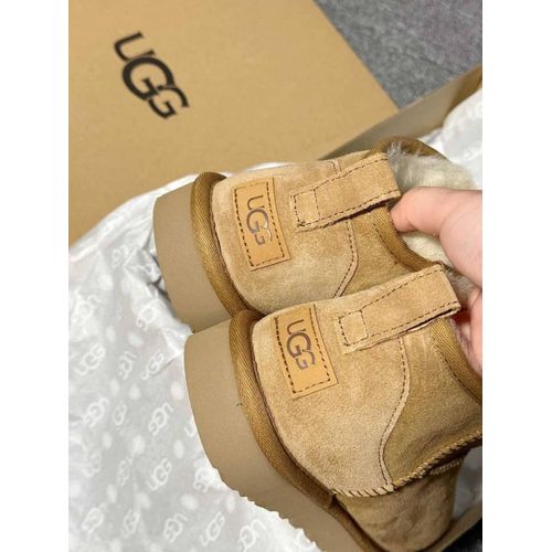 Trendige Winterstiefel Der Marke Ugg