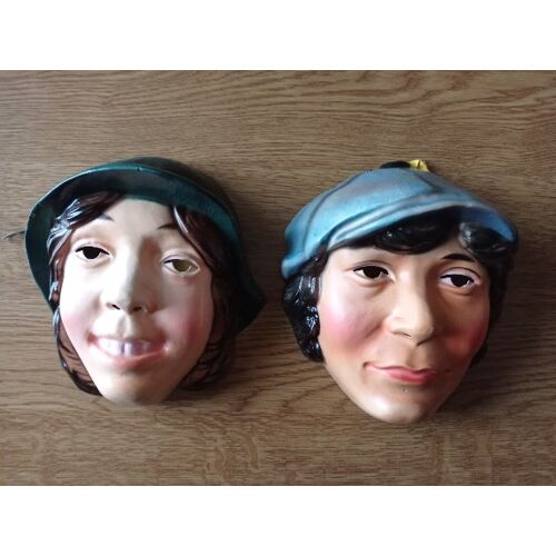 Lot de 2 masques Matt et Jenny Festa ( pas Cesar mais même époque Recre a2