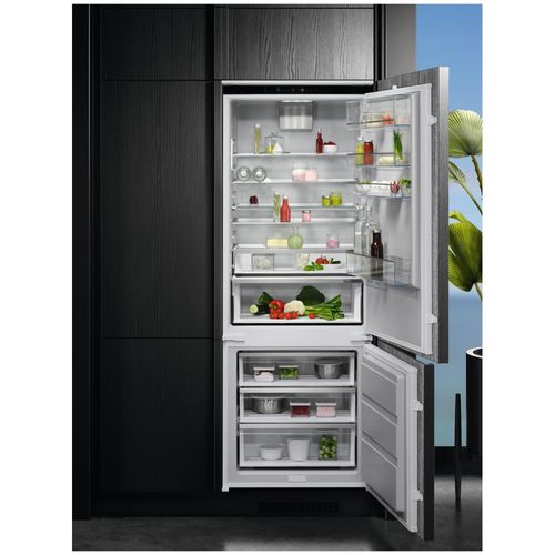 AEG Series 7000 NSC7P751DS Intégré 376 L