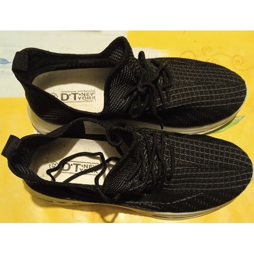 Paire De Baskets - D' Eté - " D T New York " - A Lacets - Noires - Taille 42