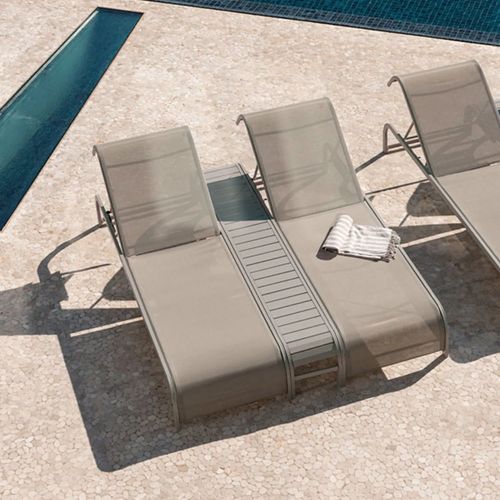 Set De 2 Chaises Longues Inclinables Et Table D'appoint En Acier Marietta Moka Brown