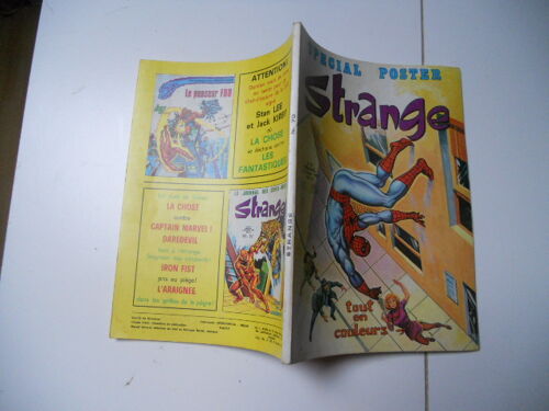 Strange N° 70 D'Octobre 1975avec Poster Attaché (Poster Daredevil Et En Arriere Plan L'Araignée ) Tbe