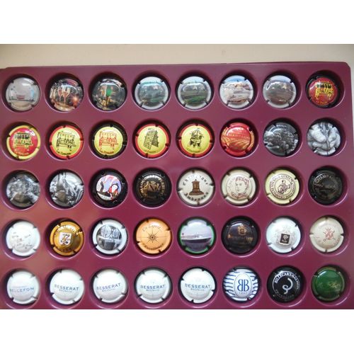 Lot De 40 Capsules De Champagne.