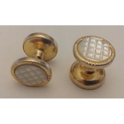 Boutons De Manchette Anciens À Système D'Attache Avec Chainette Montée En Ressort, Doré Et Nacre, Années 1920-30