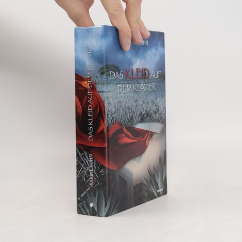 Das Kleid Auf Dem Klavier