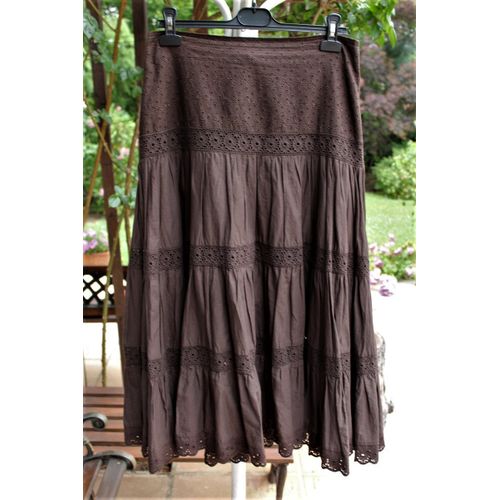 Jupon Marron Caroll Rehaussè De Jolies Dentelles Et Ht En Nid D'abeilles.Taille Étiquetèe: 42.