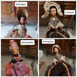 4 Poupées Collection Folkloriques Vintage