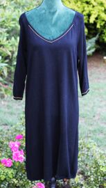 Belle Robe Promod Avec Bande Pailletèe Noire Quasiment Neuve.Taille Étiquetèe: 44.