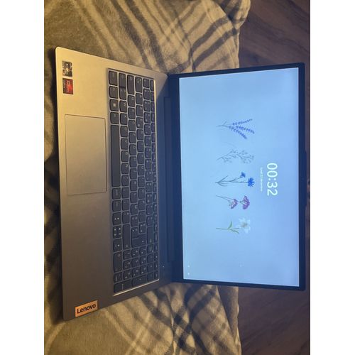 lenovo IdeaPad Slim 3 15AMN8