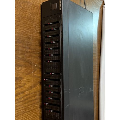 Equaliseur Stéréo Graphic de la marque Technics modèle SH 8028. Fabrication japonaise.