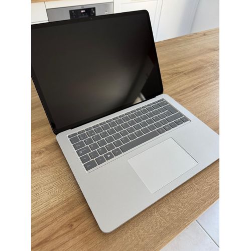 Microsoft Surface Laptop Studio 11th Gen Intel ® Core¿ i7 Processor 32GB ¿ Go ¿ Gt 2TB ¿ To ¿ Tt NVIDIA ® GeForce RTM 3050 Ti GPU