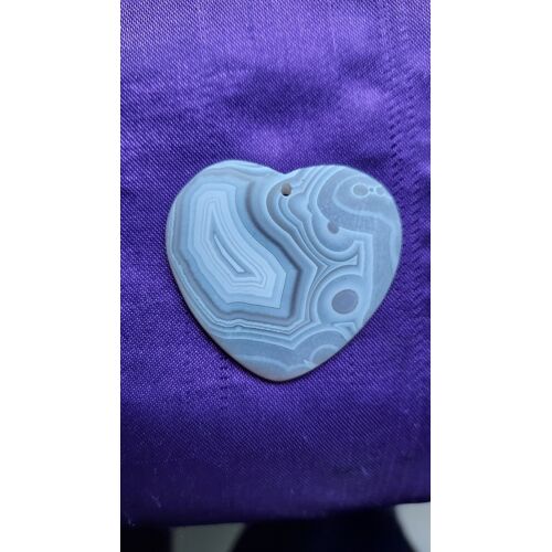 Pendentif Coeur En Agate. Blanc Et Transparent. 4.3 Cm. Magnifique Pierre Aux Couleurs Harmonieuses. Lot 1032