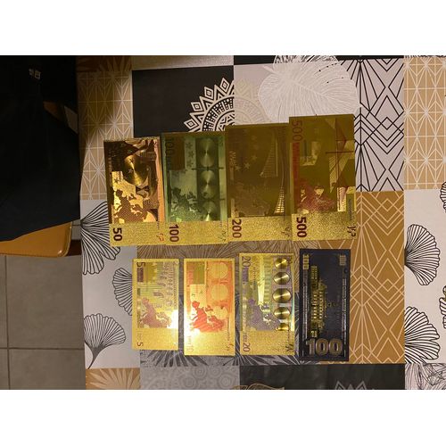 Billet De Banque Recouvert De Feuille D’Or 24k