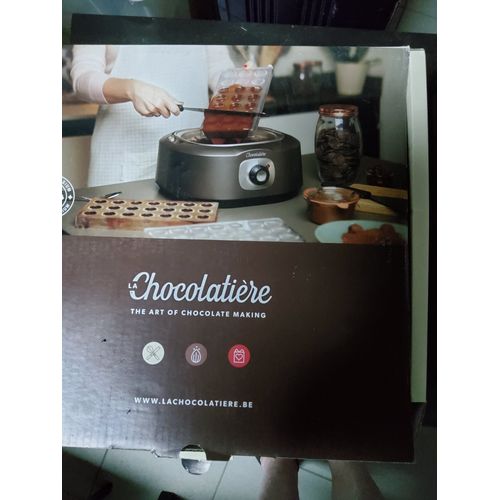 Tempéreuse à chocolat, servie 2 fois