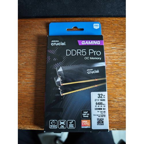 Crucial Pro RAM DDR5 32Go Kit (2x16Go) 6400MHz CL32, Overclocking Gaming, Mémoire pour Ordinateur de Bureau, Intel XMP 3.0 / AMD Expo, Noir - CP2K16G64C32U5B