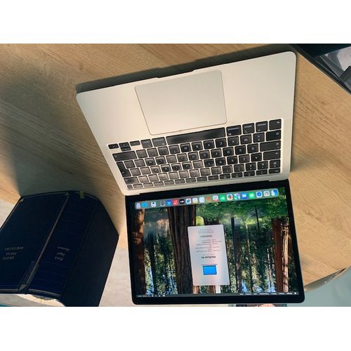 Macbook Air 13"  i5