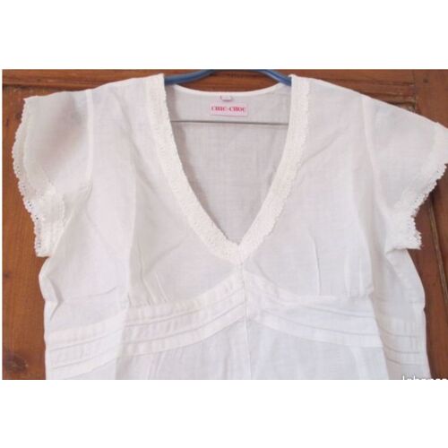 Top Chic-Choc Taille 1 - Très Joli Haut Féminin Avec Encolure Et Mancherons Bordés Dentelle - Forme Cintrée Et Petits Liens Au Dos - Blanc/Écru- Jamais Porté