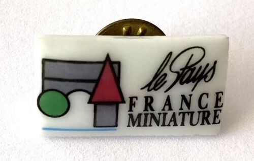 Pins Le Pays France Miniature / Signé Thosca Porcelaine Limoges