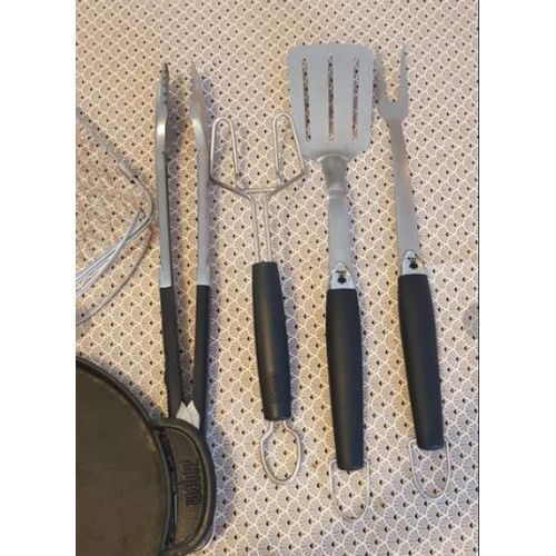 Ustensiles pour barbecue WEBER + plaque en fonte + grill pour poissons