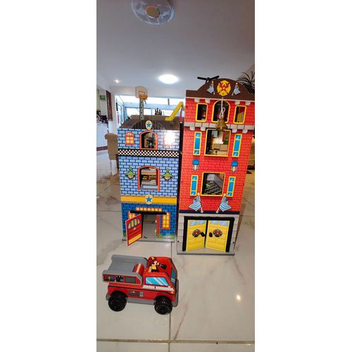 Ensemble caserne de pompier et commissariat de police avec en option le bateau et l'île aux pirates