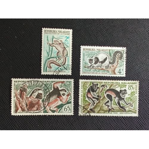 Timbre Madagascar Y T Lot Protection De La Faune , Lémuriens 1961 (091209 )