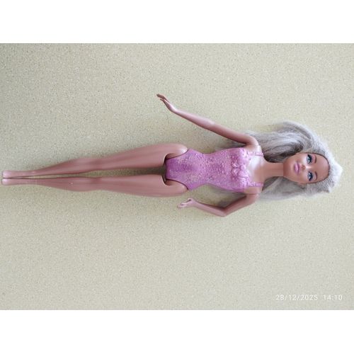 POUPEE BARBIE 2012