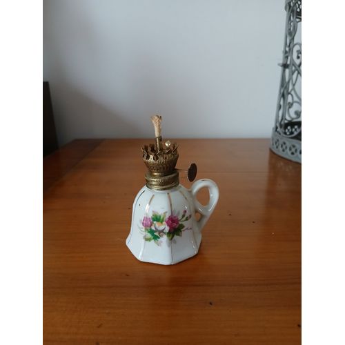 Miniature/Porcelaine: Ancienne Petite Lampe À Huile
