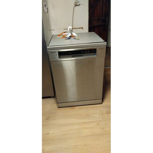 LAVE VAISSELLE de la marque brant.