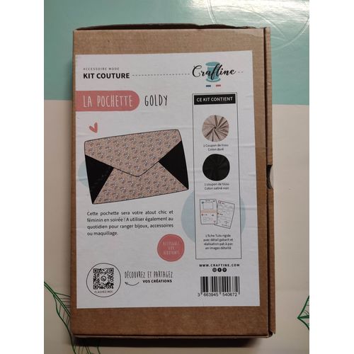 Kit Couture De Chez Craftine. Ce Kit Contient 1 Coupon De Tissu Coton Doré, 1 Coupon De Tissu Coton Satiné Noir, 1 Fiche Tuto Avec Pas À Pas Détaillé.