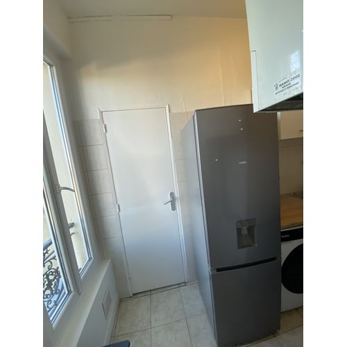 Réfrigérateur combiné VALBERG CNF 270 D S625C